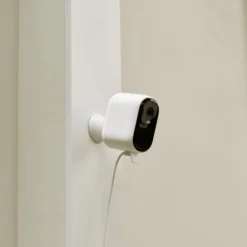 Arlo Essential 2 Outdoor cable