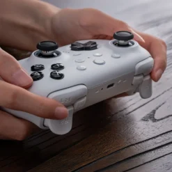 8Bitdo Ultimate 2 Bluetooth-kontroller Hvit