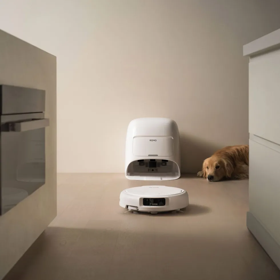 DJI ROMO S – Robotstøvsuger og mopp med 3D LiDAR Water Tank Version