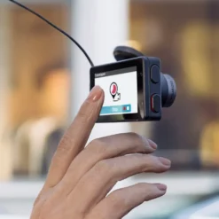 Garmin Dash Cam X210 Quad HD-bilkamera med skjerm