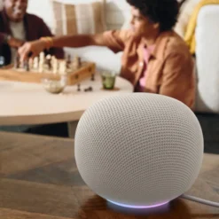 Google Home Speaker smart høyttaler med Gemini Porcelain
