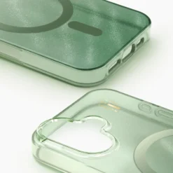 IDEAL OF SWEDEN Clear MagSafe Case – mobildeksel til iPhone 16 Sage Green