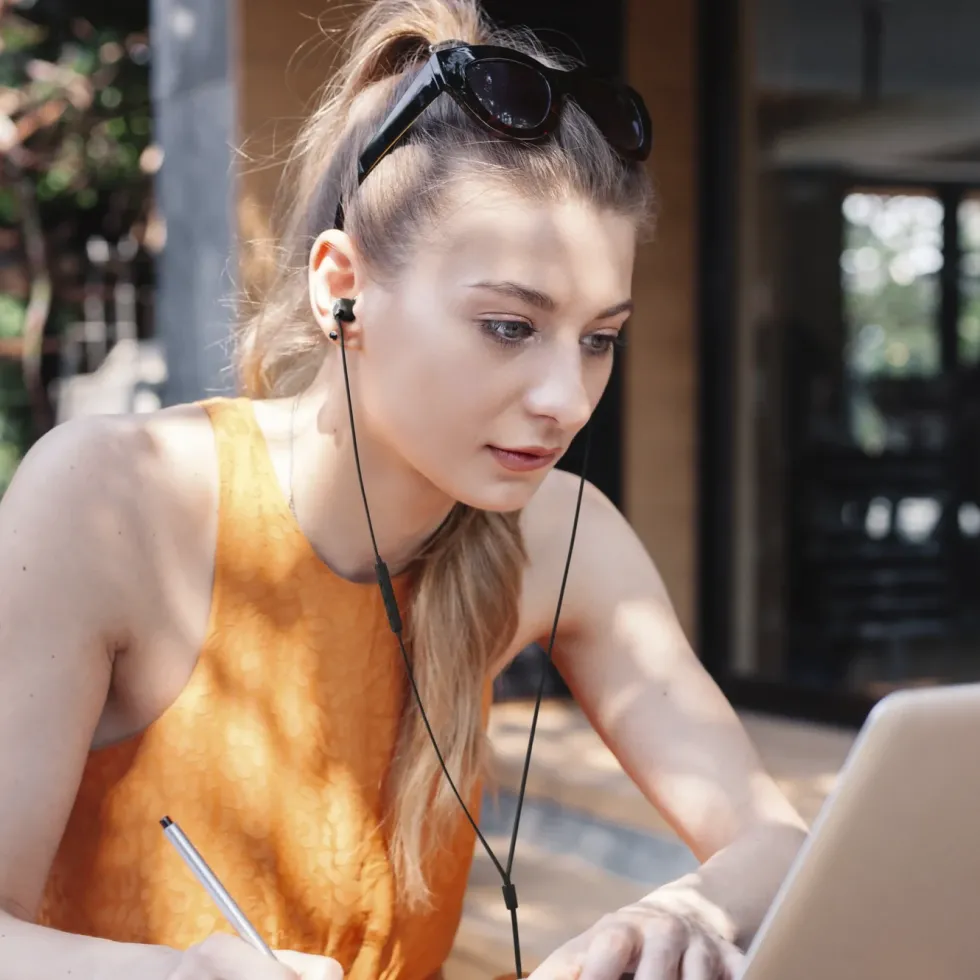 JBL Tune 310C Hodetelefoner med USB-C Svart