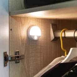 Luxorparts Garderobebelysning med bevegelsessensor