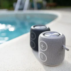Nomadelic Loud 705 Vanntett Bluetooth-høyttaler Grå