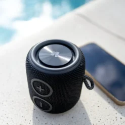 Nomadelic Loud 705 Vanntett Bluetooth-høyttaler Svart