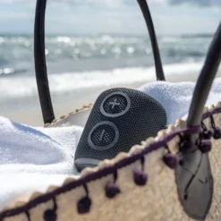 Nomadelic Loud 705 Vanntett Bluetooth-høyttaler Svart