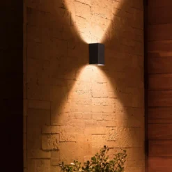 Philips Hue Resonate Fasadelampe utendørs