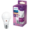 Philips LED-pære med skumringsrele E27 806 lm