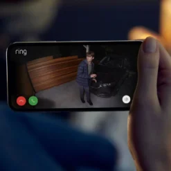 Ring Spotlight Cam Plus Plug-In Overvåkingskamera Hvit