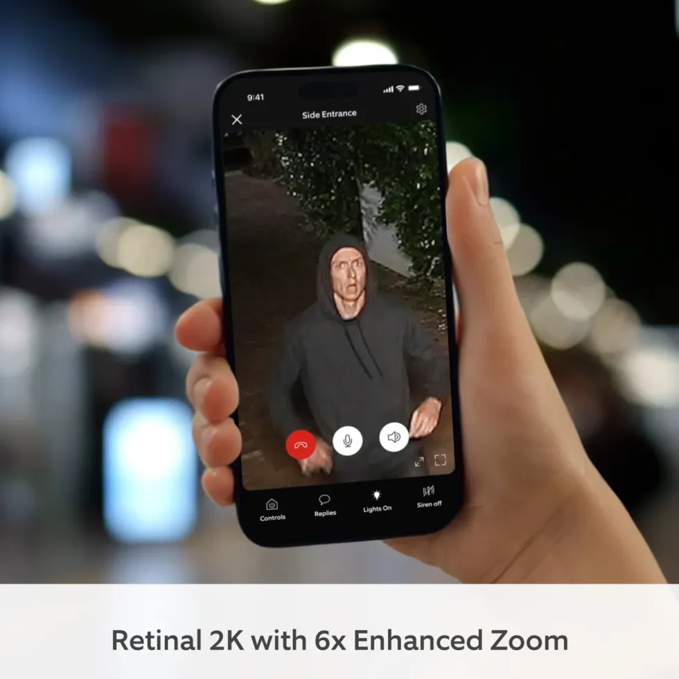 Ring Spotlight Cam Pro plug-in overvåkingskamera Hvit