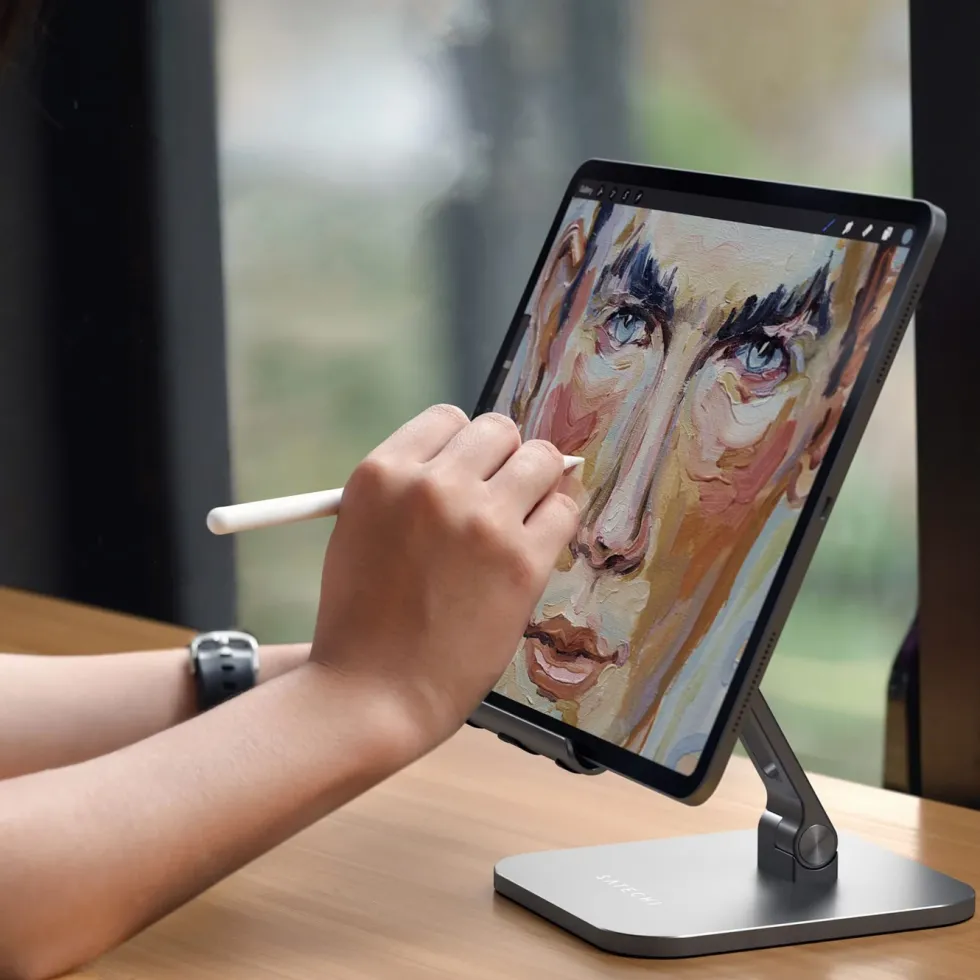 Satechi Aluminum Desktop Stand for iPad Pro