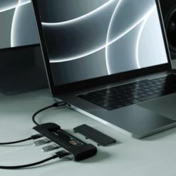 Satechi USB-C-multiadapter med SSD-plass Svart