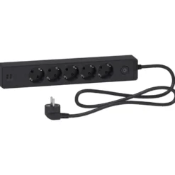 Schneider Electric Grenuttak med bryter og USB-uttak 5-veis Svart