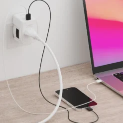 Skross AC65PD ujordet reiseadapter med USB PD 65W