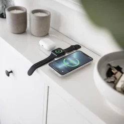 Vonmählen Aura Home 3-i-1 trådløs ladestasjon med MagSafe